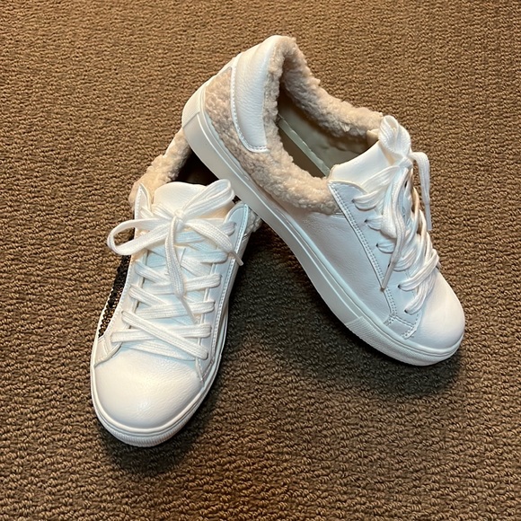 White sneakers - Picture 5 of 6